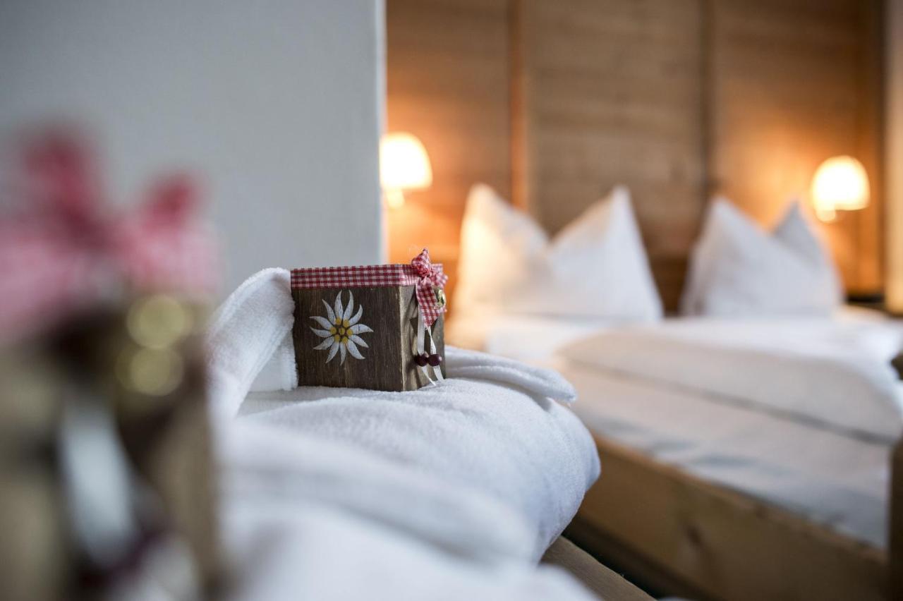 Hotel Cosmea 4 Stars - Your Honeymoon & Dolomites Experience Ortisei Ngoại thất bức ảnh